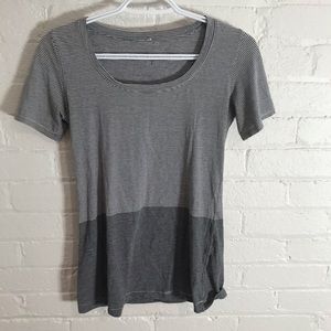 Lululemon Striped Scoop Neck T-Shirt Sz 4